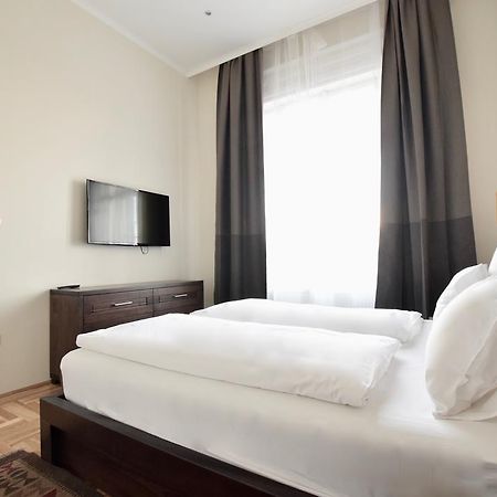 Luxury Apartment By Hi5 - Kiraly Street Suite بودابست المظهر الخارجي الصورة