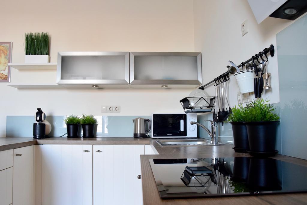 Luxury Apartment By Hi5 - Kiraly Street Suite بودابست المظهر الخارجي الصورة