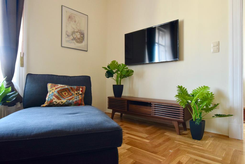 Luxury Apartment By Hi5 - Kiraly Street Suite بودابست المظهر الخارجي الصورة