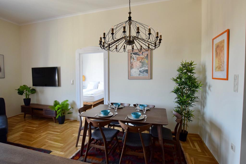 Luxury Apartment By Hi5 - Kiraly Street Suite بودابست المظهر الخارجي الصورة