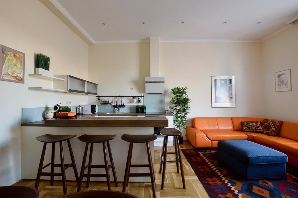 Luxury Apartment By Hi5 - Kiraly Street Suite بودابست المظهر الخارجي الصورة