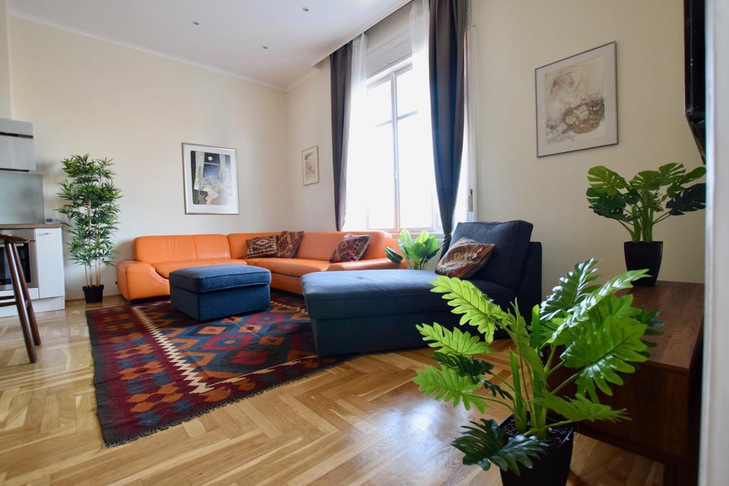 Luxury Apartment By Hi5 - Kiraly Street Suite بودابست المظهر الخارجي الصورة