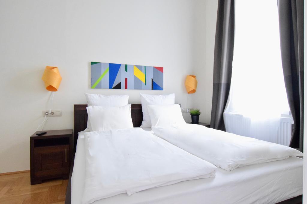Luxury Apartment By Hi5 - Kiraly Street Suite بودابست المظهر الخارجي الصورة