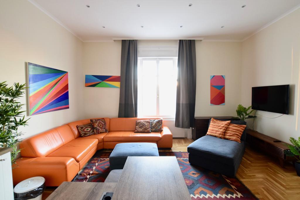 Luxury Apartment By Hi5 - Kiraly Street Suite بودابست المظهر الخارجي الصورة